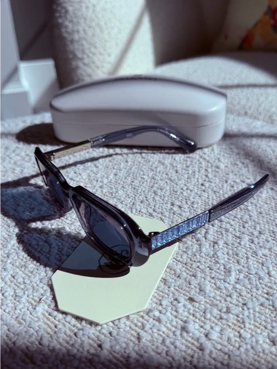 Stunning Swarovski Smoke-Blue Rectangular Sunglasses with baguette crystals ๐๐๐ - Picture 11 of 16